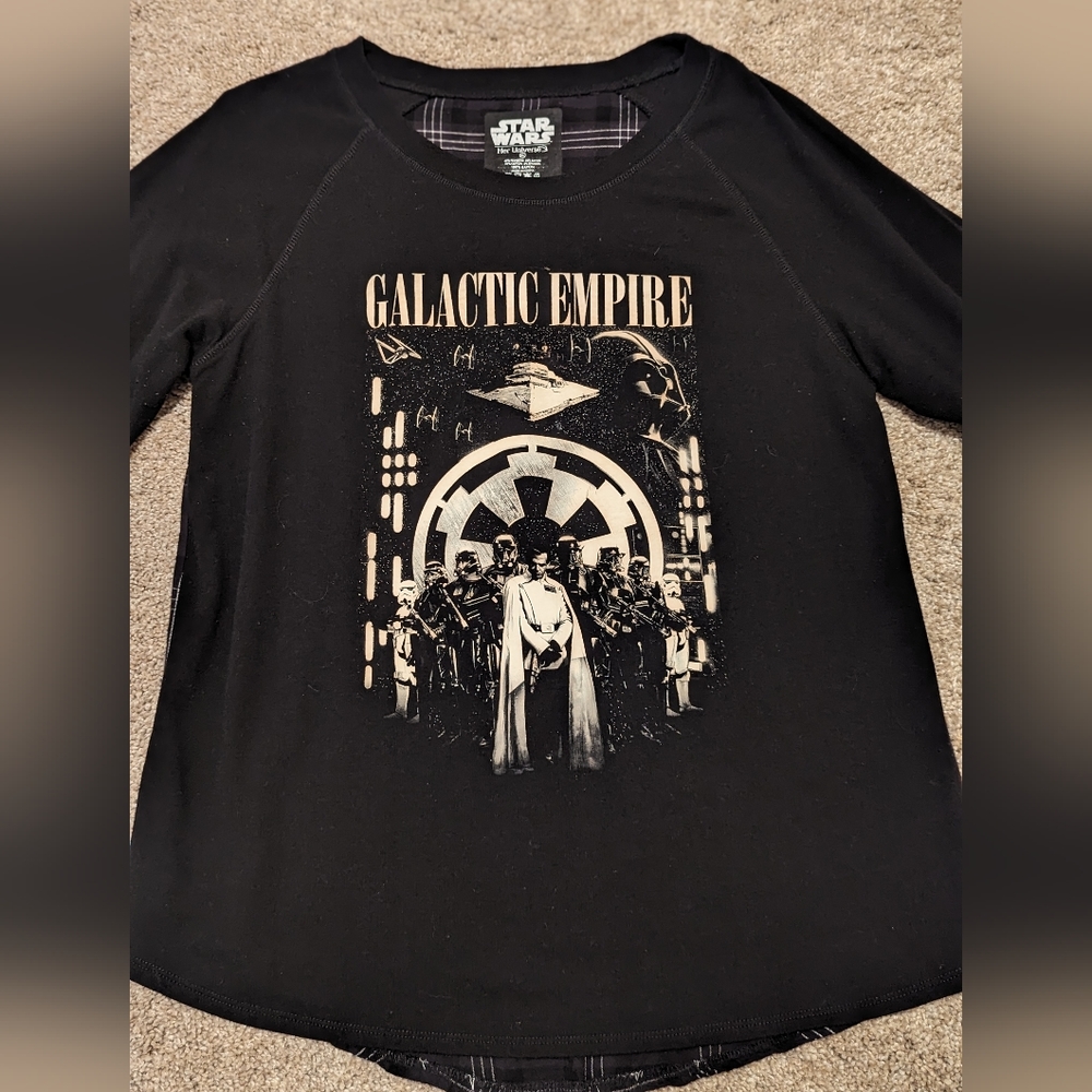 Her Universe XL Black Long Sleeve Sweatshirt